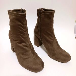 MIA Vickie Tan Suede Ankle Booties Sz 9M